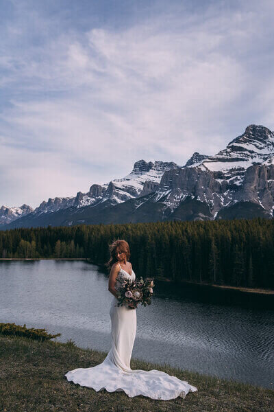 banff-wedding-bride-peak-and-pebble-photography