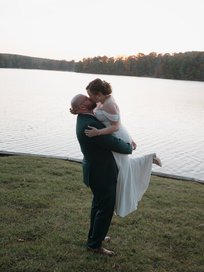 Lake view wedding 