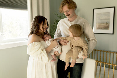 Manitoba Newborn Photographer, in home family photos, Winnipeg Lifestyle Photography
