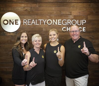 The Ekstrom Family with Realty ONE Group Choice offices in Alexandria and Andover