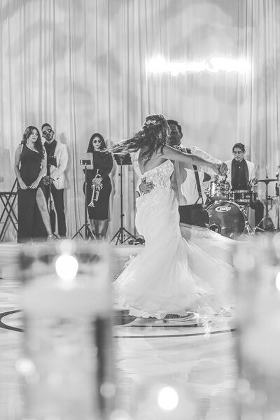 florida-wedding-first-dance-spin