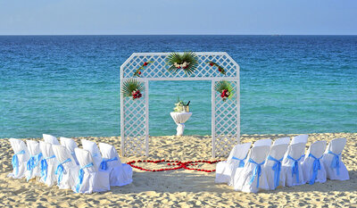 luxurious wedding on the beach in Cuba