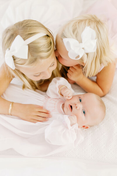 Sarahdipity Photos is a newborn and family photographer in Jacksonville FL serving Avondale, Ortega, San Marco