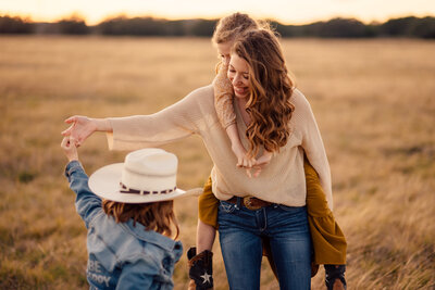 Susan Del Broccolo Photography is a Houston Lifestyle Photographer based in the Houston area specializing in Equine, Senior Graduate, Families & More