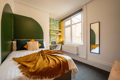 Green Bedroom in Buy To Let Northampton