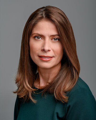 Headshot of South Florida Executive shot by Ivan Apfel