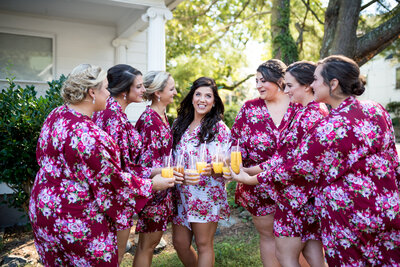 bridesmaids-toast-wedding-day