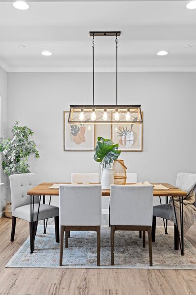 Staged dining room in Maryland home for sale