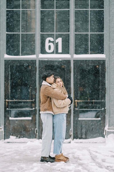 E10-Winter-snowy-engagement-photoshoot-in-Toronto-Zhan-and-Tina-2025-02-16-1200px-1027