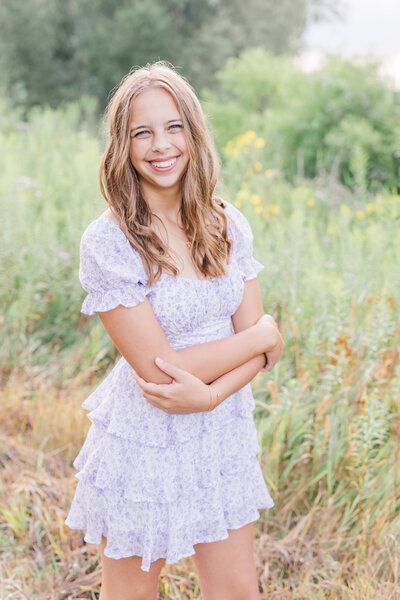 girl-senior-flower-field