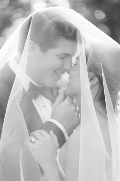 black-and-white-couple-portraits-philadelphia-cricket-club