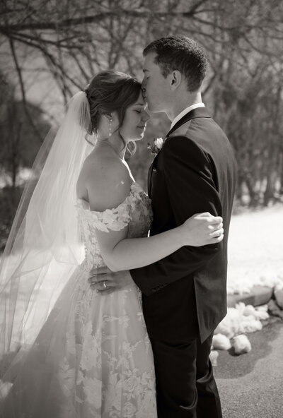 couple getting married in intimate milwaukee wedding