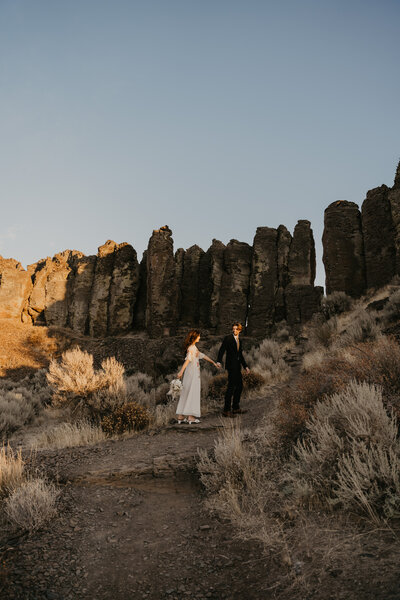 Romantic sunset elopement in the Pacific Northwest