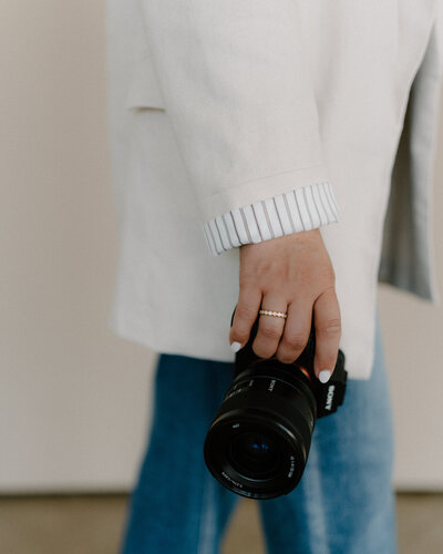 Megan Smith Photographer, Master Storyteller, Lover of Love and Documentary Wedding Photographer 