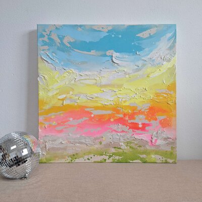 Acryl Kunstwerk Sunrise Euphoria. Zarte Pastelltöne treffen auf strahlende Akzente in Pink, Orange und Limettengrün.