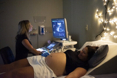 Peek-a-View-Baby-Ultrasound-Scanning-3D-4D-HD-1