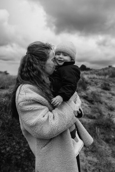 Gezinsfotoshoot in de duinen door Linda Photography