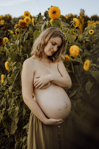 Zwangerschap fotoshoot bos Noord Holland Hoorn