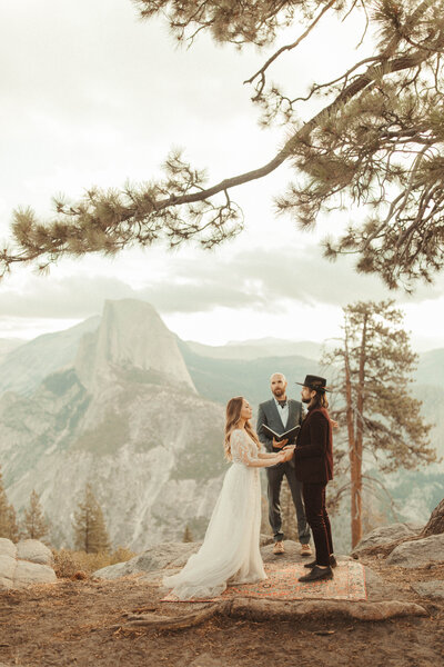elopement ceremony in the mountains