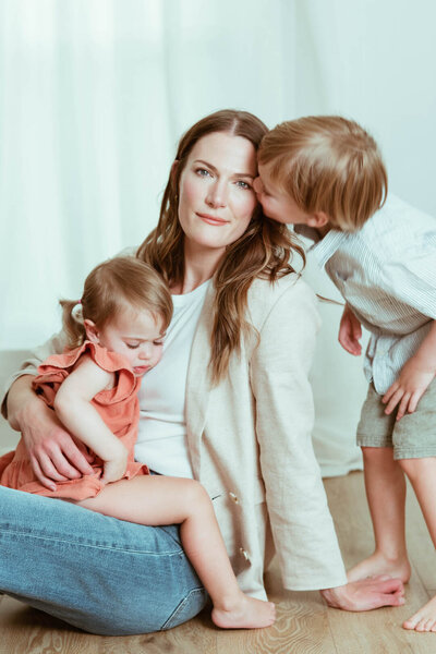 family session motherhood with kids