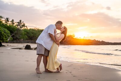 big_island_hawaii_engagement_beach_photos_by_hawaii_adventure_portraits_011