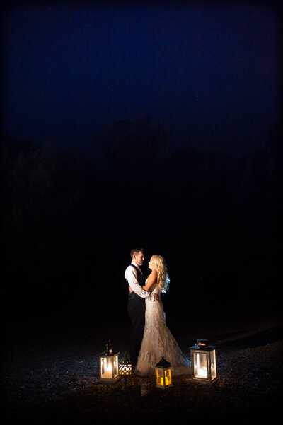 wedding-bride-groom-nighttime-lantern-dark-