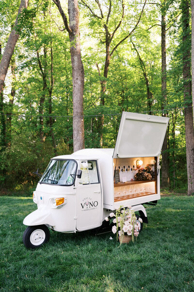 raleigh outdoor wedding venue garden details