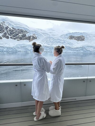 travel influencer on an Antarctic Cruise