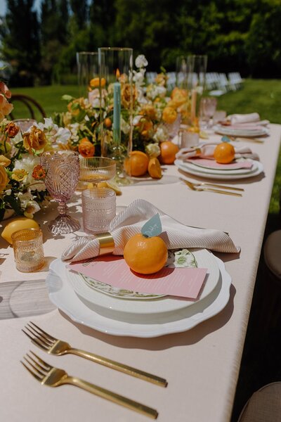 green-and-orange-tablescape