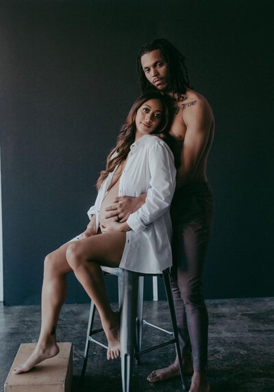 maternity-portrait-diverse-couple