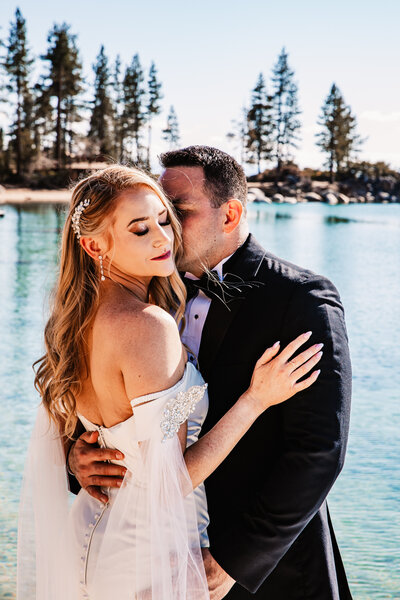 lake-tahoe-sand-harbor-elopement-kiss