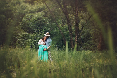 Maternty session in the woods, By Katie Anne a Medford Oregon maternity photographer