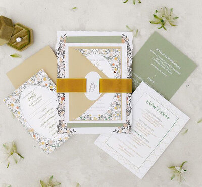 wedding invitations with pet portrait