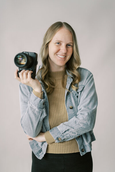 Headshot of Fresno wedding photographer Ashley Norton Photography