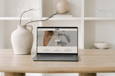 Mockup einer Website für Yogalehrerin Sandra.