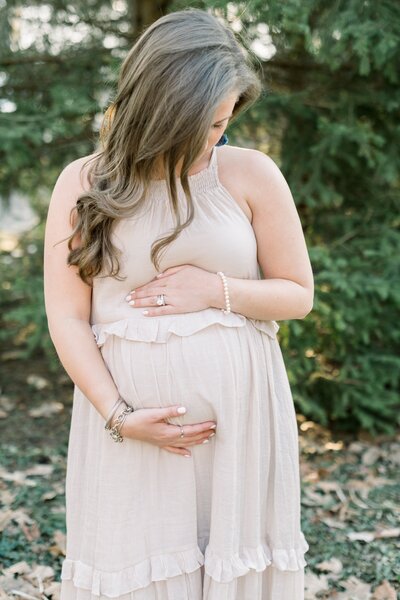 pregnant mom photo by nicole detone