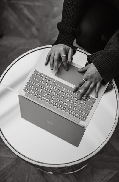 Learn how to successfully navigate brand collaborations with our ultimate guide. Discover tips, strategies, and best practices to secure and maintain valuable partnerships!