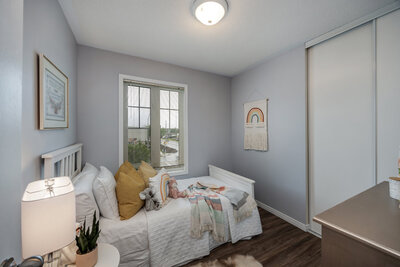 9-571 Longworth bdrm 2 (1)