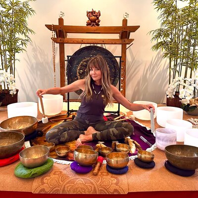 dana haines hosting soul retreat awaken the magic sedona arizona womens wellness and spiritual retreat