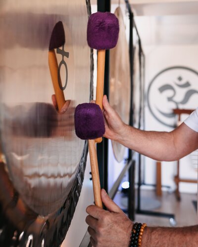 Zoom sur les mailloches utilisées sur les gongs