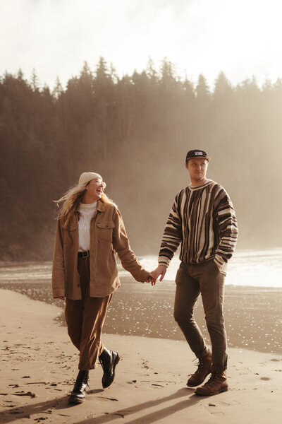 Couple shoot along the Oregon Coast.
