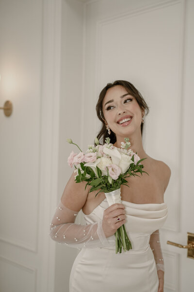 Mississauga bride with soft glam bridal makeup