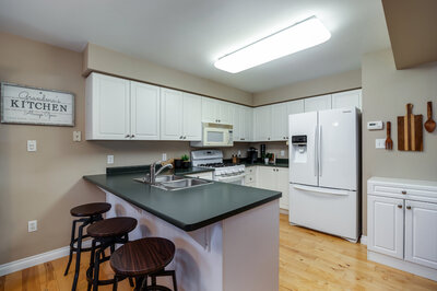 964 Grandlea kitchen (3)