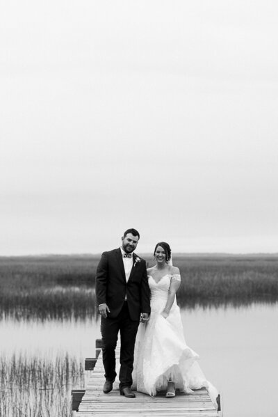 Winter wedding at Agapae Oaks in Beaufort South Carolina photographed by best Charleston bright and airy photographer Kayla Nelson Photography