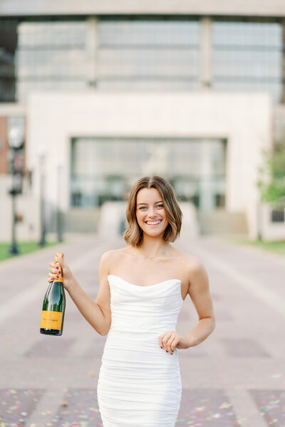 Alabama Grad Session taken on the University of Alabama campus in Tuscaloosa, Alabama. Graduate Photography