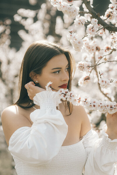 Séance Portrait dans les vergers en Valais, Suisse aux alentours de Riddes