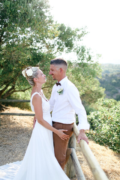 couple-embracing-at-luxury-wedding-in-st-tropez