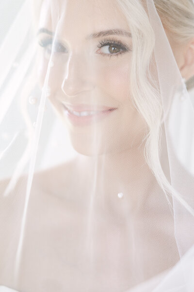 bride-getting-ready-bear-brook-valley