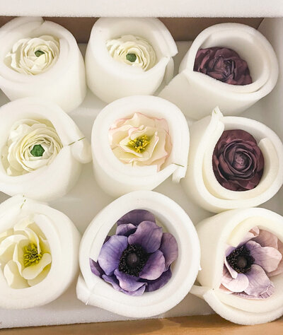 delicate-but-durable-packaging-for-sugar-flowers-by-kelsie-cakes