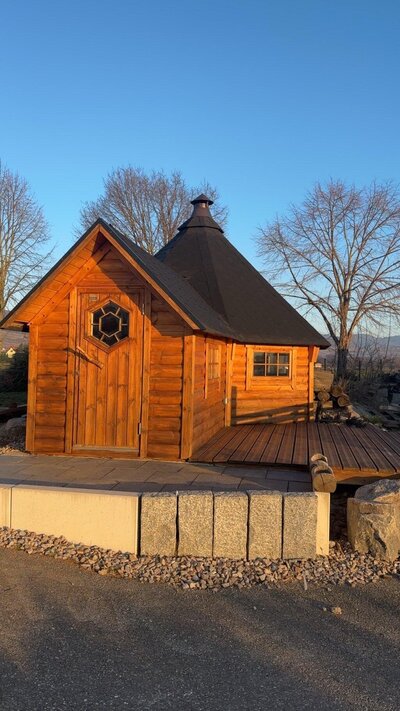 Chalet finlandais en bois avec kota grill, en Alsace.
